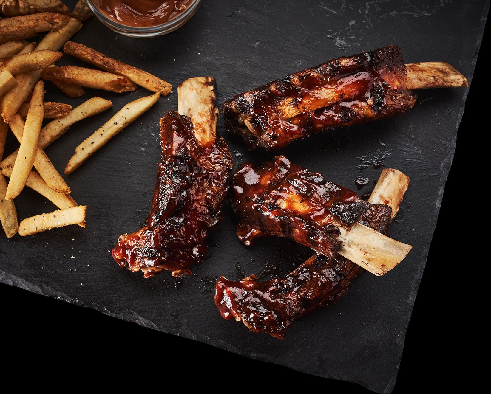 Plate of Tony Roma's famous ribs