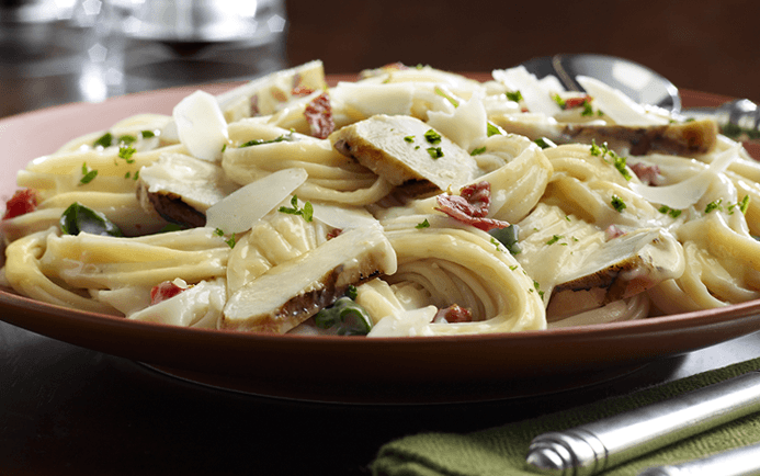 Photo of 'Chicken Alfredo Florentine' meal.